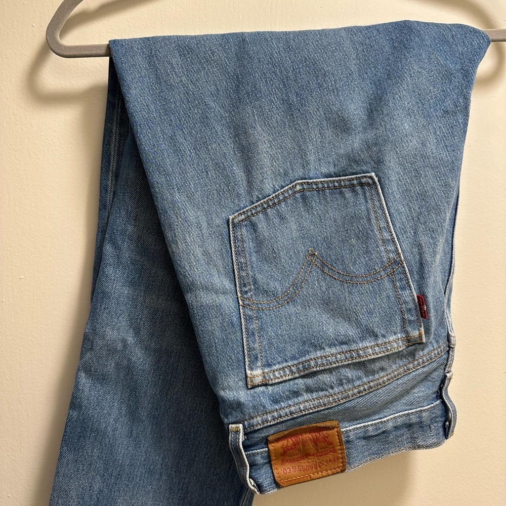 Levi's Wedgie Straight Jean